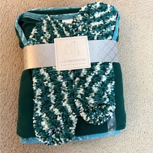 Liz Claiborne Teal Lounge Set with Socks